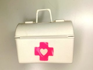 Barbie Doctora con Bebé y Maletín