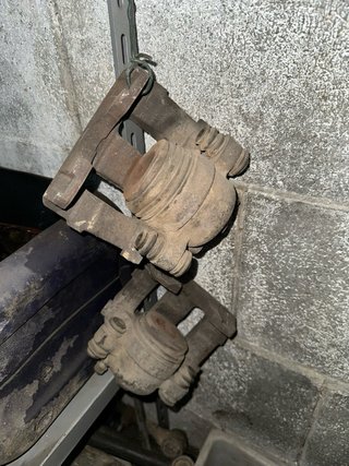 Pinzas de freno delanteras Jeep
