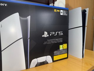 PlayStation 5 Slim 1TB + 1 Mando(negociable)