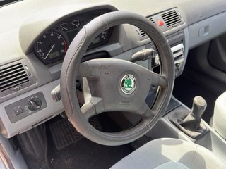 Skoda Fabia 1.4 gasolina