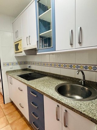 Cocina completa azul y blanca
