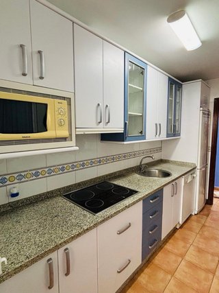 Cocina completa azul y blanca