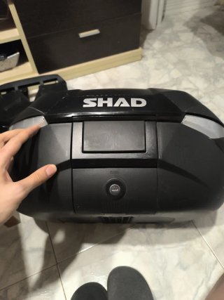 Baúl Shad Moto SH58X Negro + base soporte baúl