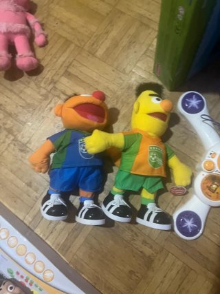 Muñecos Bert y Ernie de Barrio Sésamo