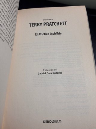 Novela El Atlético invisible de Terry Pratchett