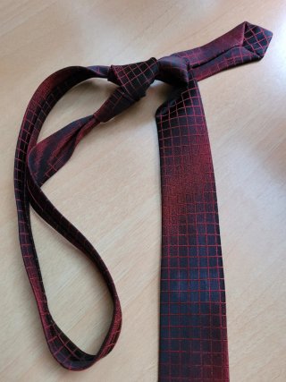 Corbata niño 16 años cuadros rojo y negro