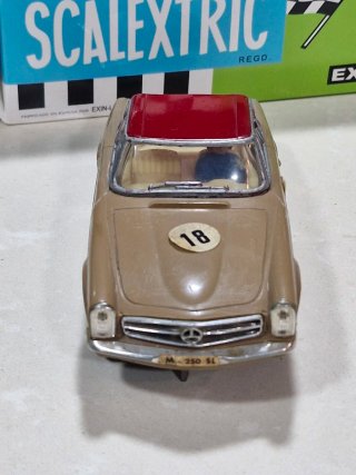 Scalextric Mercedes 250 SL