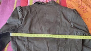 Americana Bershka marrón Talla L