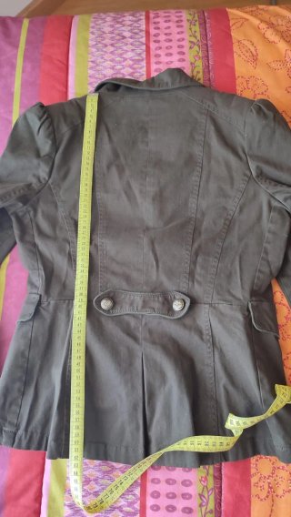Americana Bershka marrón Talla L