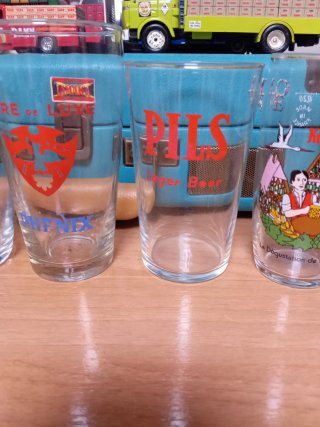 5 Bicchieri da Birra di marche diverse