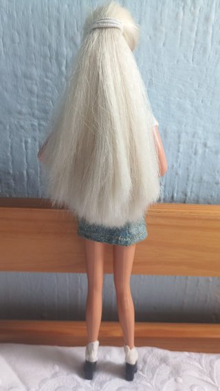 Barbie de tiendas con bolso y bolsa
