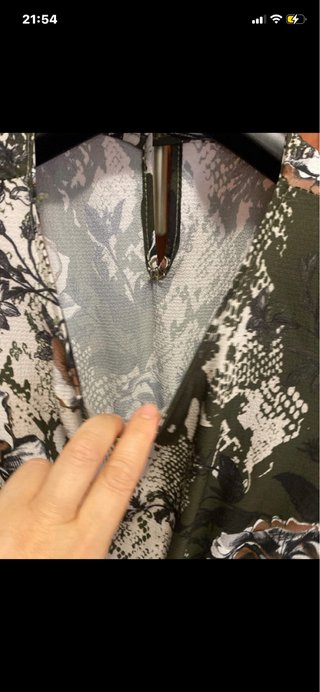 Vestito verde con stampa floreale