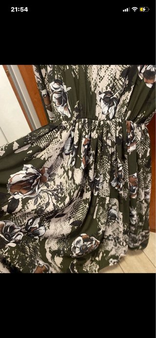 Vestito verde con stampa floreale
