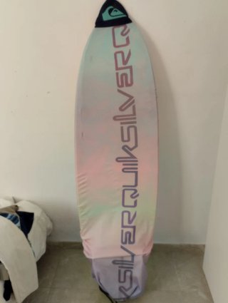 Tabla surf Olaian + funda Quiksilver