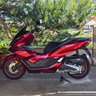 Honda PCX 125cc Maxi Scooter