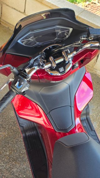 Honda PCX 125cc Maxi Scooter