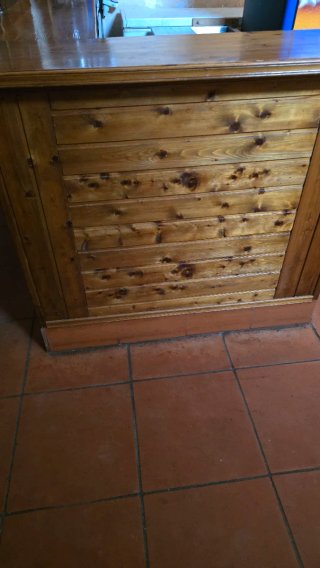 Barra de madera rústica