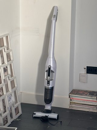 Aspiradora de brazo Bosch 25.2V