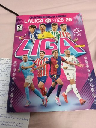 Reviso listas Cromos LaLiga Este 2025-26