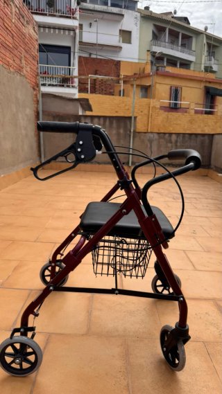 Andador ortopédico con cesta