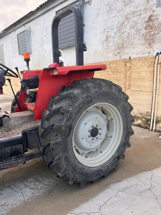 Tractor Massey Ferguson 4335