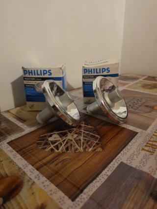2x Philips MasterColour CDM-R111 70W/942