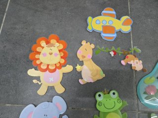 Decoración pared niños animales y avión