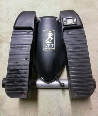 Máquina Step LTT Lateral Thigh Trainer