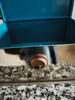 Caja Fuerte Metálica con Llave