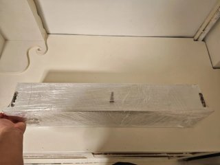 Scaffale galleggiante in legno con cassetti