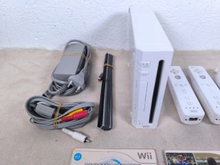 Consola Nintendo Wii + Juegos y Accesorios