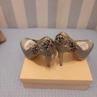 Zapatos de fiesta MENBUR dorados/plateados