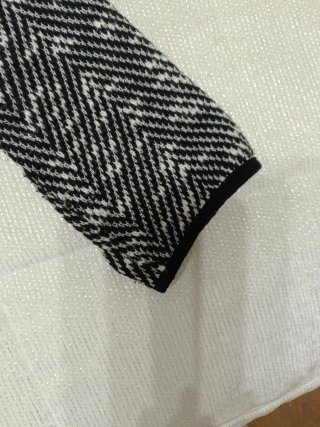 Chaqueta tejida blanco y negro