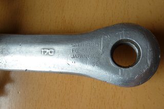 Biela con plato de 42 dientes Shimano FC-MC10