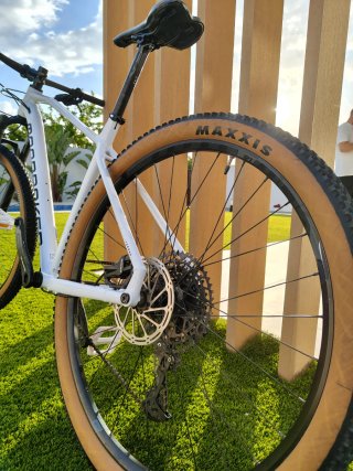 Bicicleta Montaña Mondraker Blanca