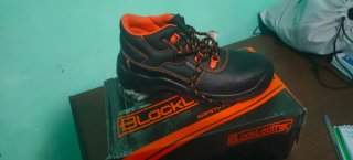 Botas de seguridad nuevas a estrenar