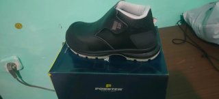 Botas de seguridad nuevas a estrenar