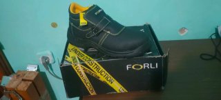 Botas de seguridad nuevas a estrenar