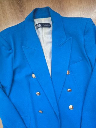 Blazer entallada cruzada mujer Zara