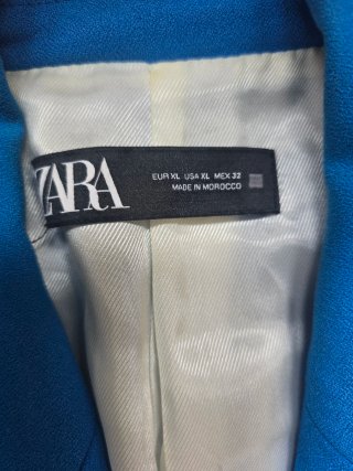 Blazer entallada cruzada mujer Zara
