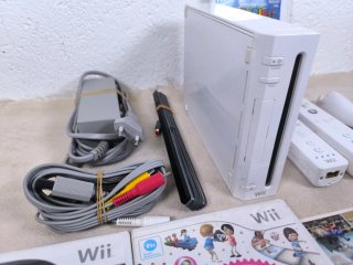 Consola Nintendo Wii Blanca + Juegos y Accesorios