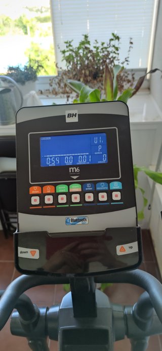 Elíptica BH ZK900