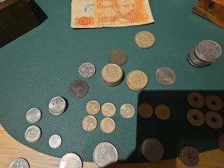 Lote de monedas antiguas y billetes