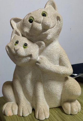 Figura decorativa de gatitos