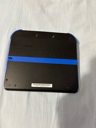 Nintendo 2DS Negra y Azul** SIN LAPIZ**
