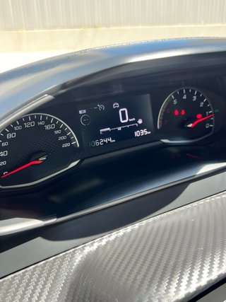 Peugeot 208 1.5HDI 2022