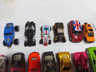 13 Coches Metálicos