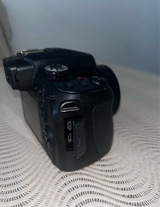 [NEGOCIABLE] Cámara Panasonic Lumix DC-FZ82 + 2 SD