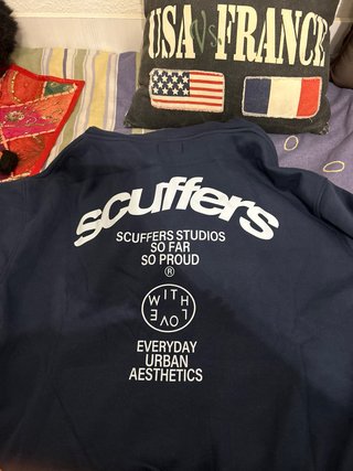 Sudadera Scuffers Talla L con etiqueta