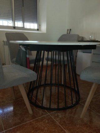 Mesa de comedor redonda madera y metal extensible